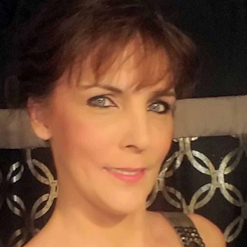 Meet your Posher, Monica